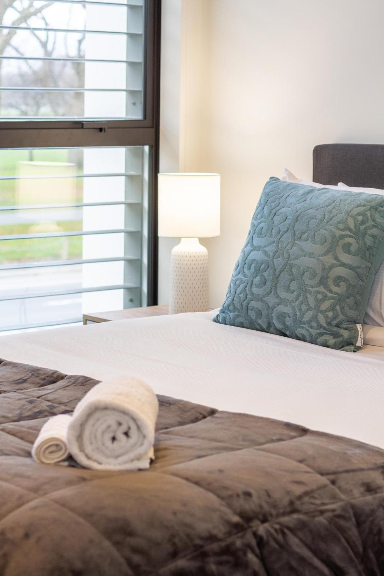 Appartamento Modern 2 Bed 2 Bath Opposite Hagley Park Christchurch Esterno foto